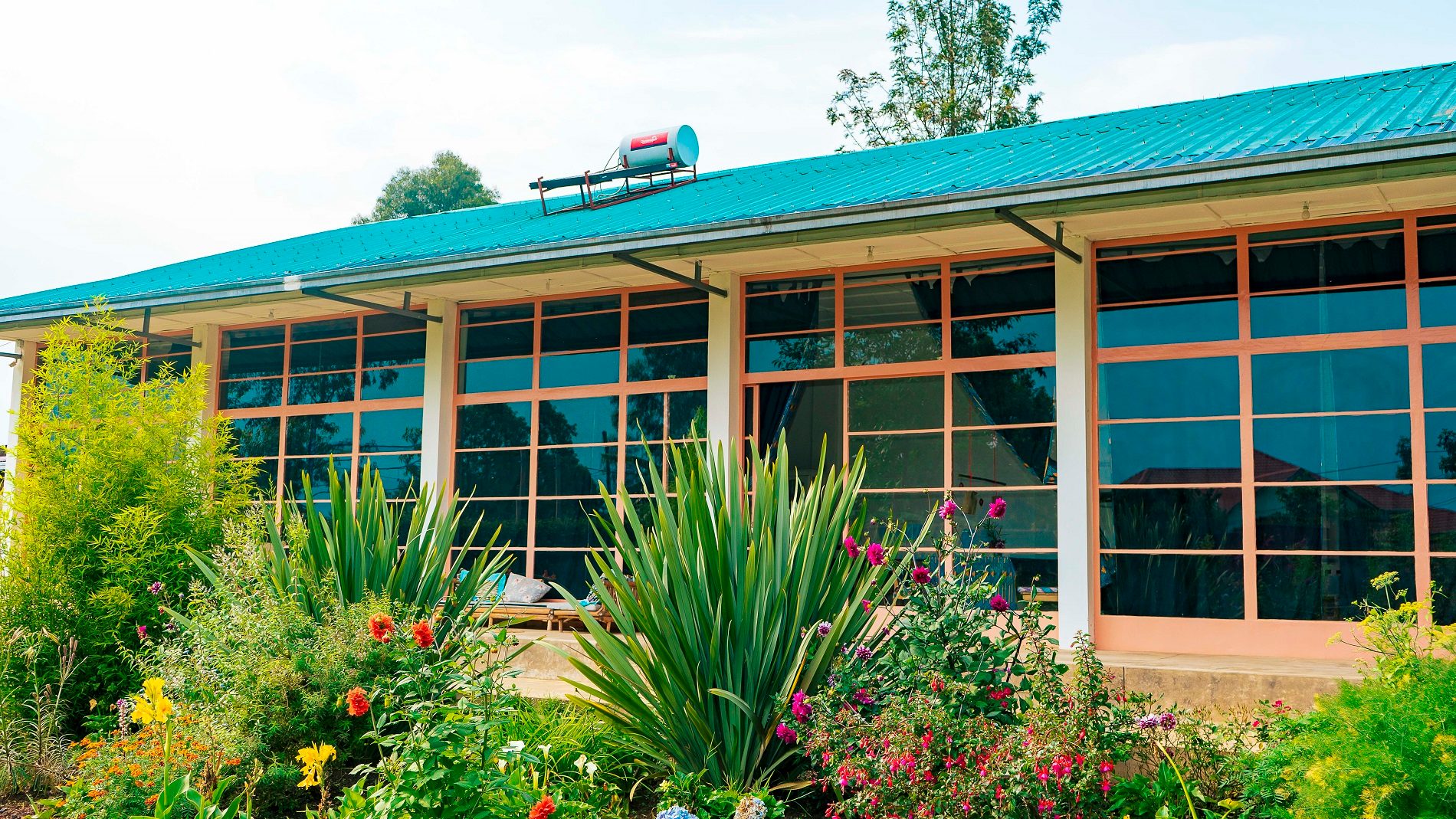 Family Friendly Lodge Near Volcanoes National Park
